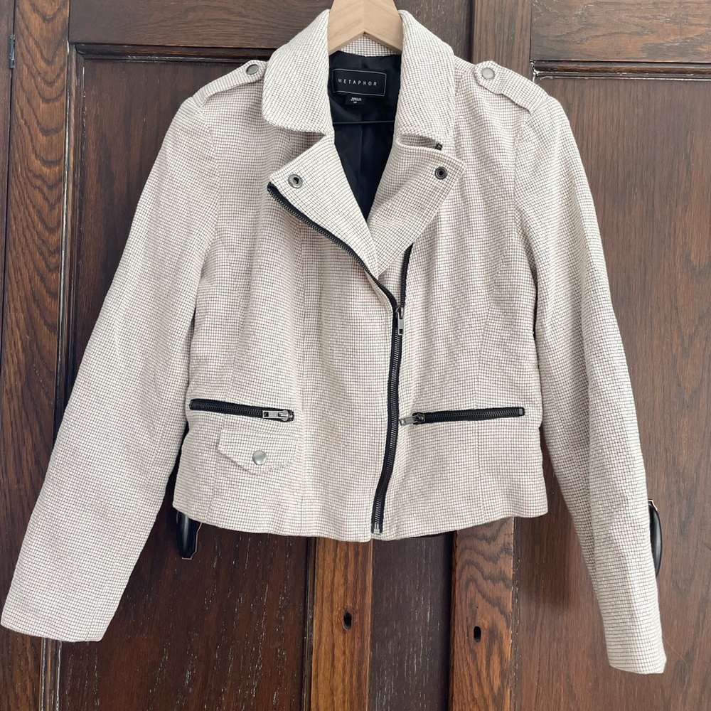 Metaphor cropped blazer